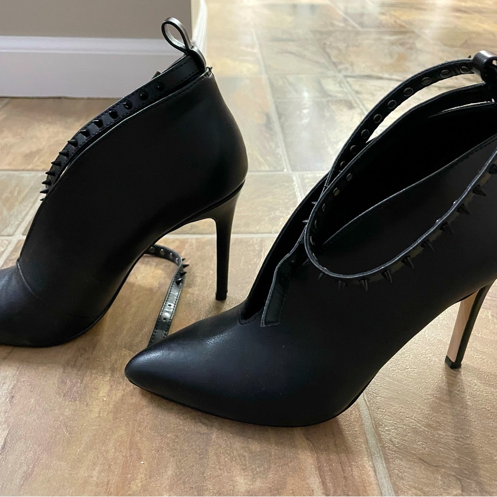 Jessica Simpson ankle stiletto bootie